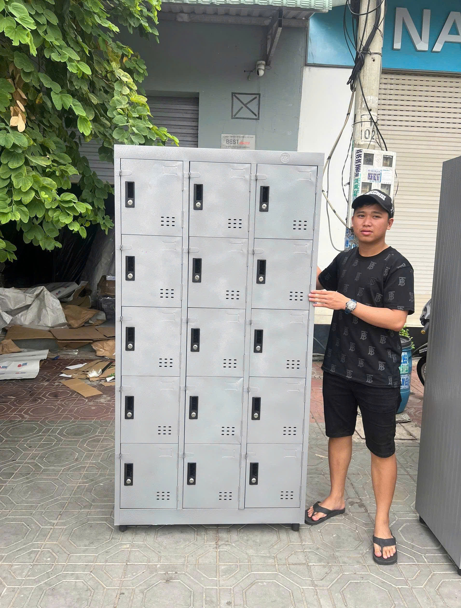 Sơn dầu và sơn tĩnh điện tủ locker khác gì?
