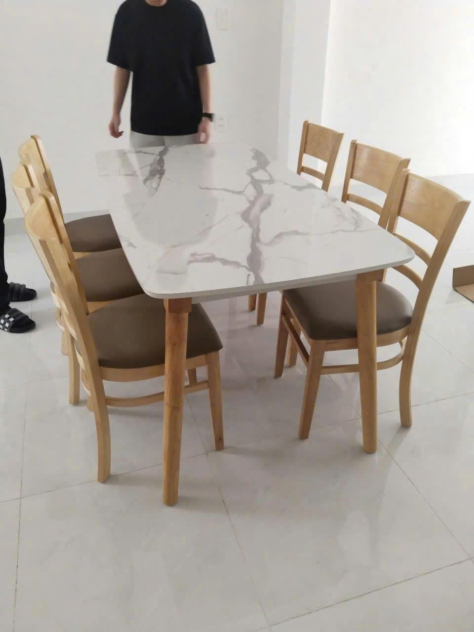 Bộ bàn ghế văn phòng: Cabin, Mango, Sông Tiền